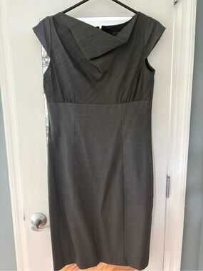 Tahari Classic Gray Cap-Sleeve Sheath Dress